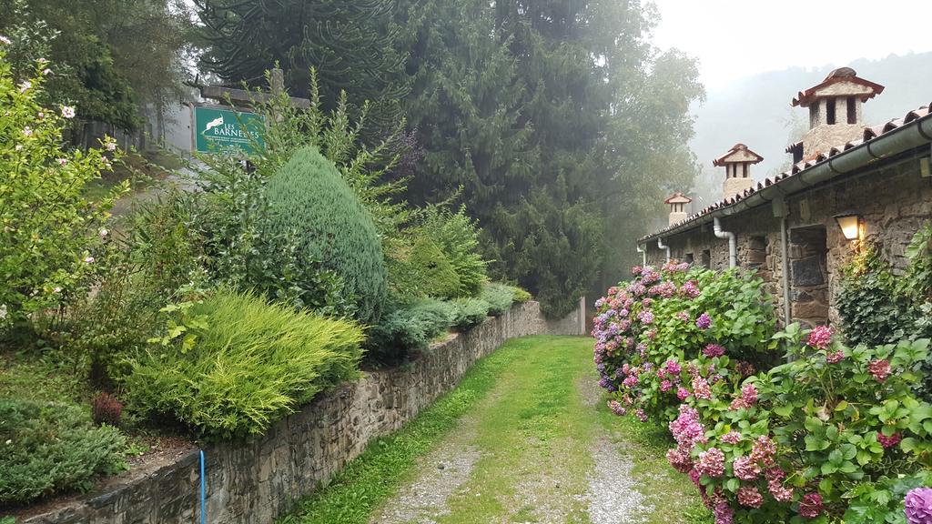 Apartamentos Rurales Les Barnedes Mollo Bagian luar foto
